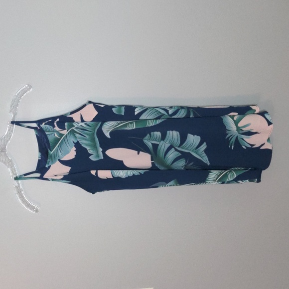Dresses & Skirts - EUC✨medium high neck blue tropical print spaghetti strap dress